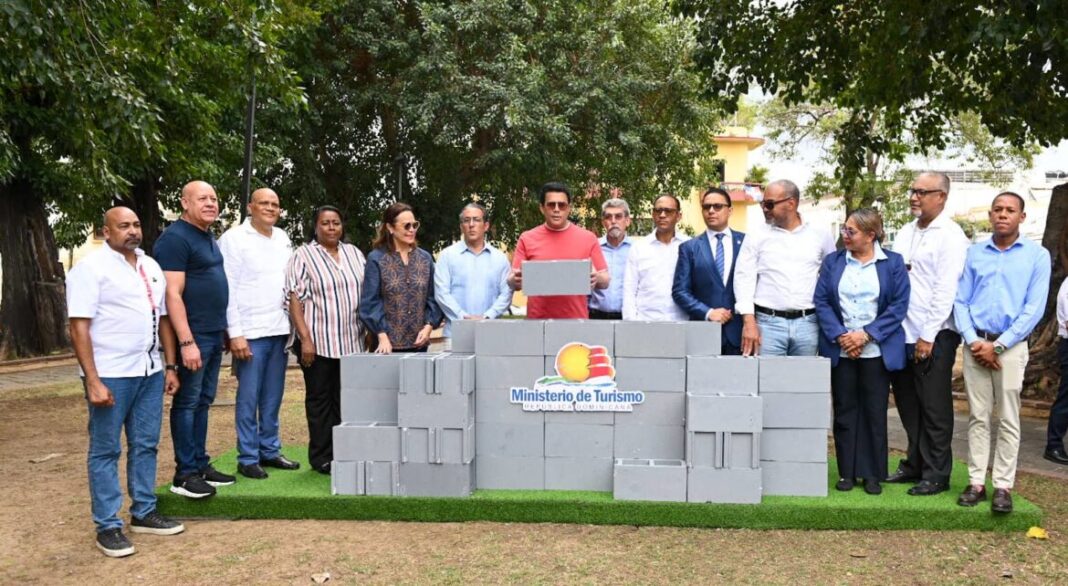 Mitur inicia revitalización del parque San Miguel