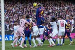 Raphinha brilla con un triplete en goleada del Barça al Sevilla