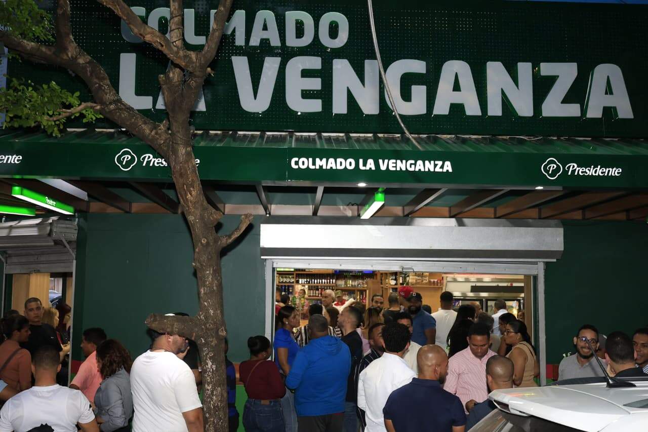 Ambiente en los colmados en el Distrito Nacional.