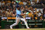 Junior Caminero jonronea más que en el 2025