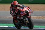 El italiano Bezecchi gana GP de Tailandia de MotoGP, Marc Márquez se retira