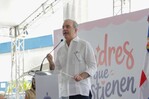 Presidente Abinader asiste a acto por el Día de las Madres; se forma tumulto en la entrada