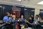 Senador Cristóbal Castillo deposita “Alerta Mujer”, otro proyecto contra la violencia de género