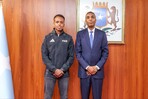El árbitro vetado por Estados Unidos es recibido como un héroe a su regreso a Somalia