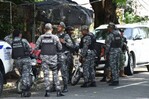 Reforma policial prohíbe revisar genitales y elimina rango de raso