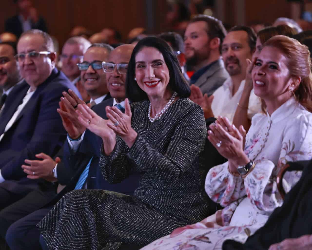 La primera dama, Raquel Arbaje, estuvo presente en la puesta en circulación del libro.