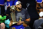 Karl-Anthony Towns se casa con Jordyn Woods tras coronarse campeón de la NBA