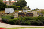 Arrestan a hombre armado en el club de golf de Trump antes de su visita a Los Ángeles