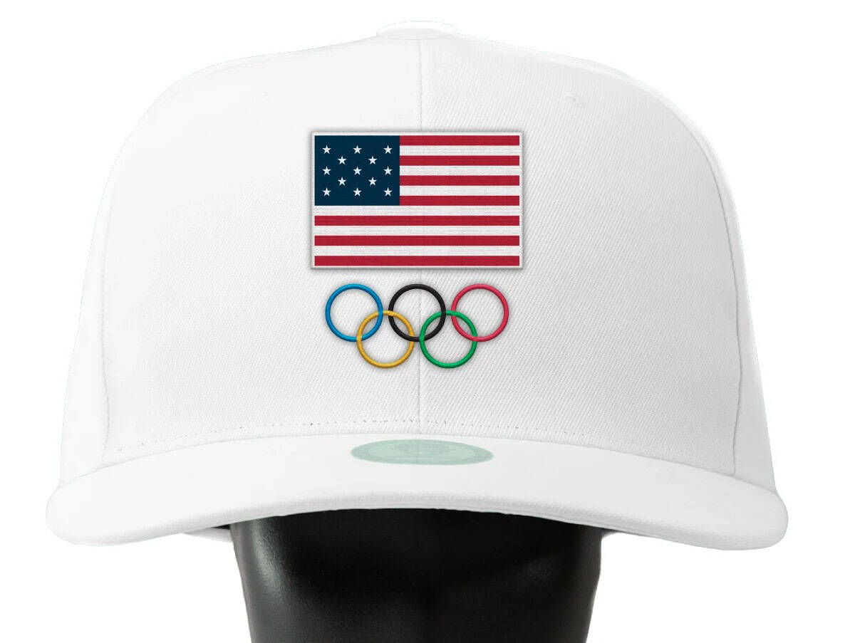 La gorra gigante inspirada en los Juegos Olímpicos de París 2024 con los colores de Estados Unidos se comercializa por unos RD$7,182 en el sitio web de Noggin Boss.