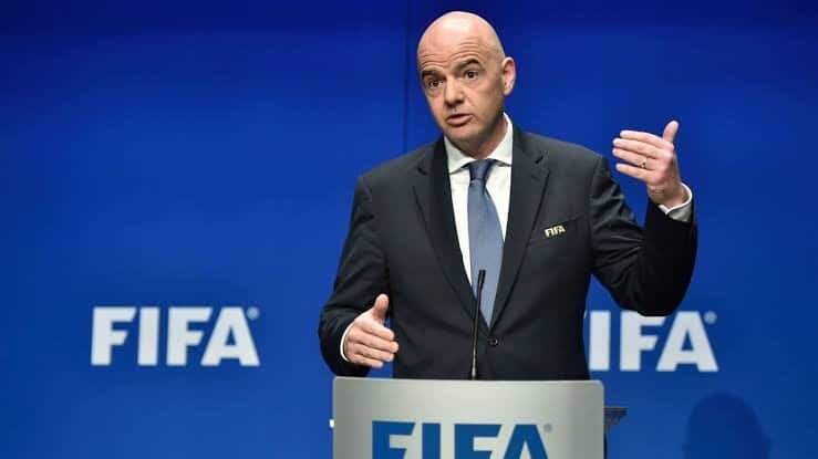 Fútbol: Julián Álvarez vuelve a entrenarse con el grupo UEFA, Concacaf y CAF le dicen a Infantino que el fútbol no pertenece a ningún individuo