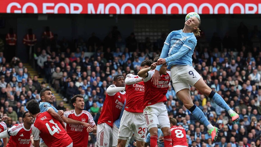 Premier League: Muñoz salva al Liverpool en estreno de Iraola Anfeld Manchester City vence al Arsenal y devuelve la emoción a la pelea por la Premier League