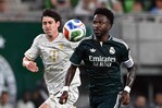 Vinícius estrena renovación con el brazalete de capitán ante el Ferencvaros
