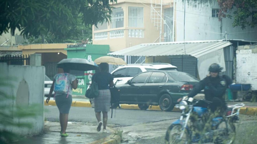 El COE mantiene a 11 provincias en alerta verde por lluvias de Dolly Remanentes de Dolly dejarían hasta 75 milímetros de lluvia en el norte y nordeste del país