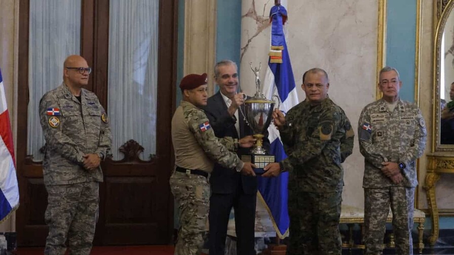 Abinader: “Fuerzas Armadas están más preparadas y equipadas que en 2020”