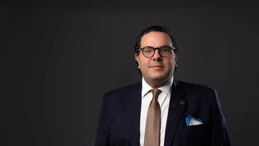 Conoce a Víctor Enmanuel Cedeño, nuevo superintendente de Bancos
