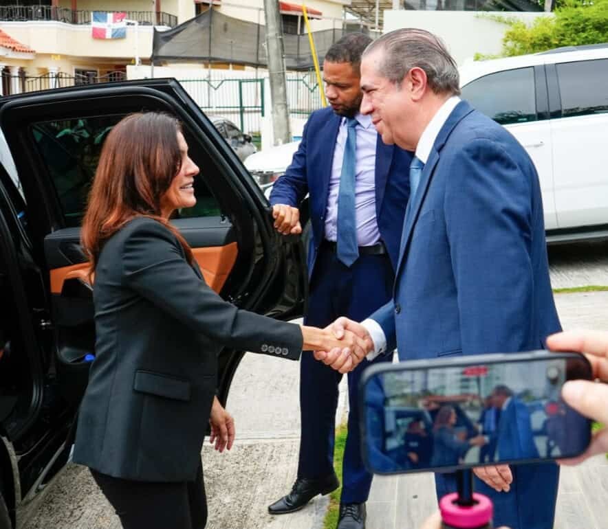 Cooperación en tecnología en República Dominicana Embajadora de EE. UU. visita a Francisco Javier García, quien destaca su vocación democrática