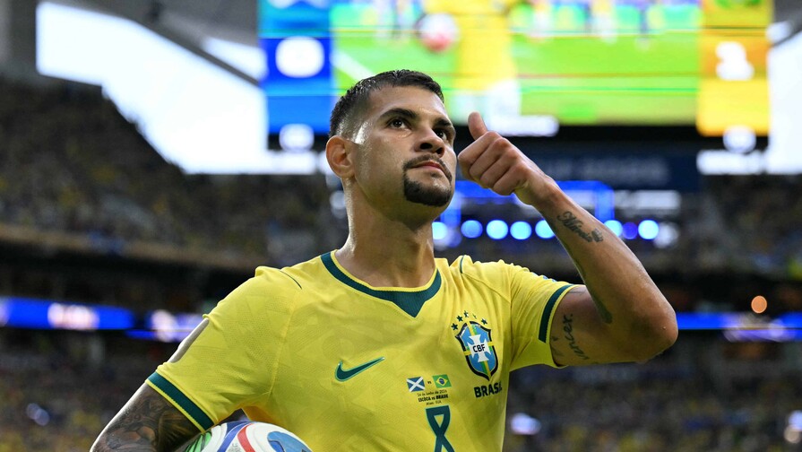 El Barcelona tiene encaminada la renovación de Raphinha FC Barcelona cede al defensa uruguayo Ronald Araujo al Liverpool