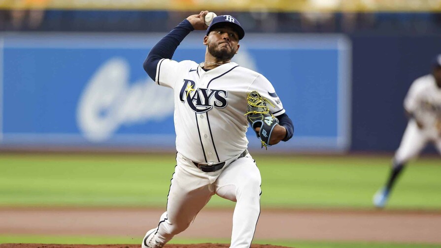 Freddy Peralta y los Rays frenan la clasificación de Filadelfia Freddy Peralta sigue intratable con los Rays en barrida a Astros