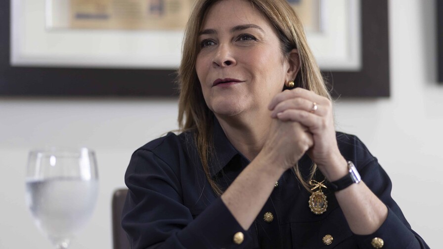 Carolina Mejía llama a defender la soberanía nacional y cumplir la ley migratoria