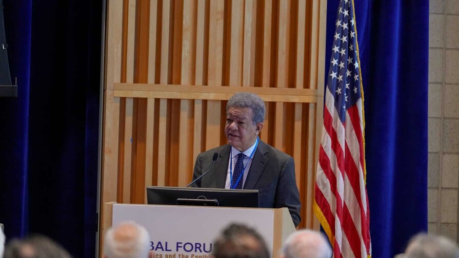Leonel Fernández continúa gira en Estados Unidos
