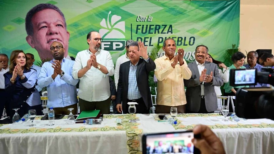 Leonel Fernández propone alianza estratégica con diáspora dominicana Leonel Fernández encabeza asambleas de la Fuerza del Pueblo en varias provincias