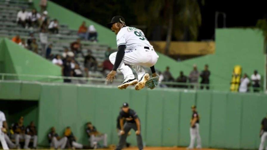 Alfred Morillo, innova un salto de celebración al estilo de Jefri Yan Jefry Yan: “Bonifacio en dos strikes es el out más difícil”