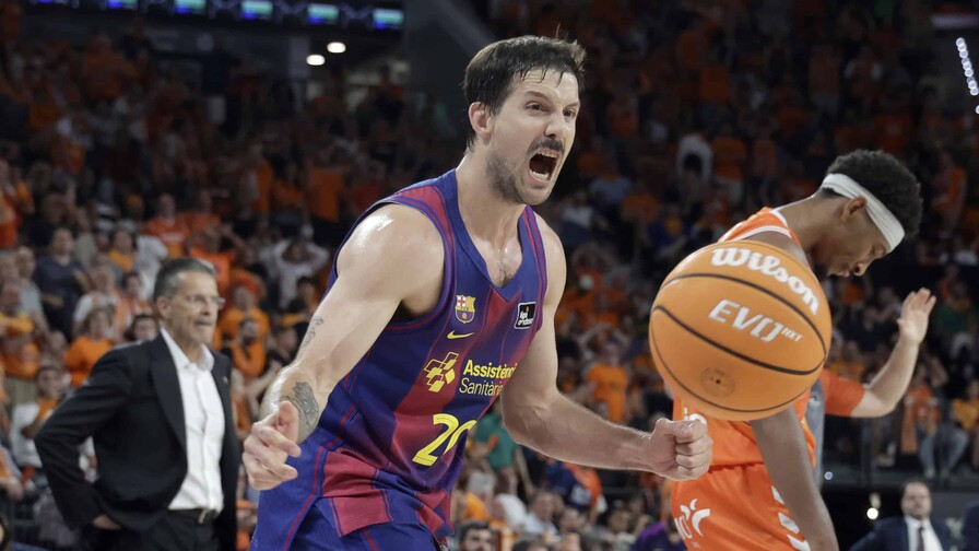 Montero anota 24, pero el Valencia cae ante Barcelona en el arranque de la final