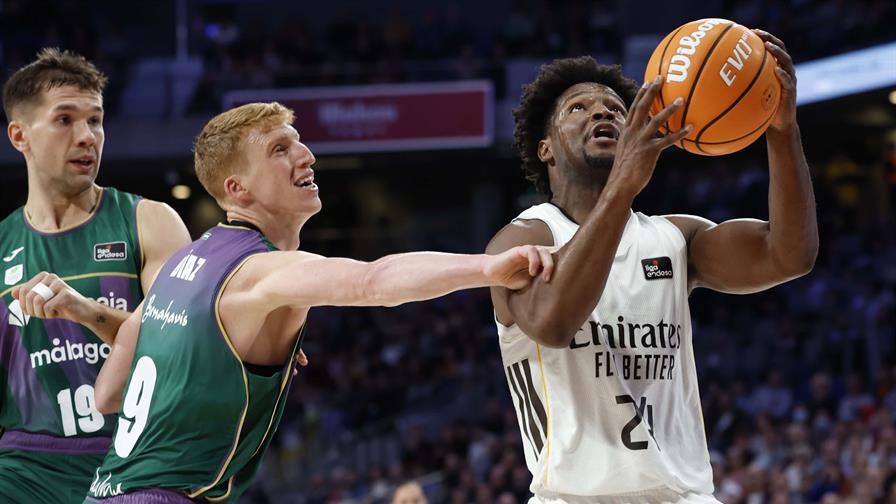 El Real Madrid resiste al Unicaja y cierra un inmaculado 2025 como local en liga