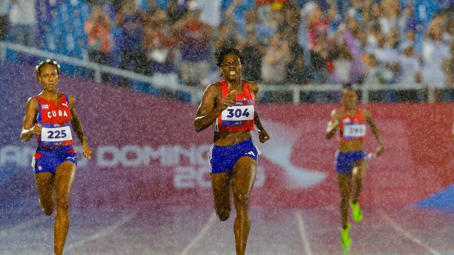 Marileidy Paulino y la noche de oro bajo la lluvia en el atletismo de los Juegos Centroamericanos