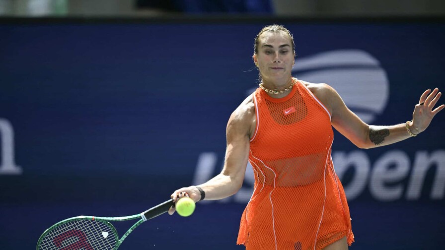 Zheng Qinwen vence a Iga Swiatek, y la elimina del US Open Alcaraz y Sabalenka se abren paso con autoridad a cuartos del US Open