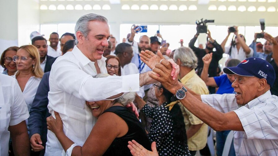 Abinader encabezará inauguraciones y estrenará el programa El Presidente en el Barrio