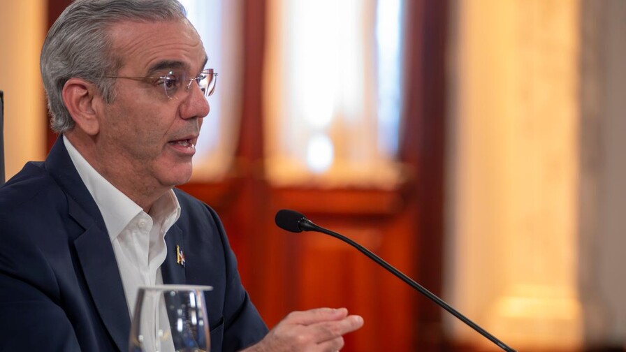 Abinader se reúne con el ministro de Defensa por violencia en Haití Abinader refuerza frontera con dos batallones ante crisis por 4 salvadoreños secuestrados en Haití