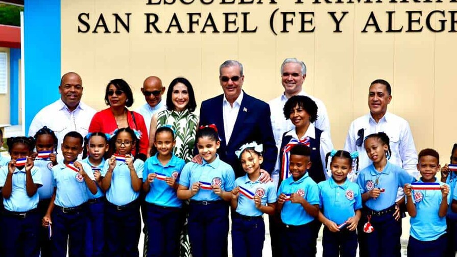 Abinader inaugura escuela modular en Los Guandules con inversión de más de RD$153 millones