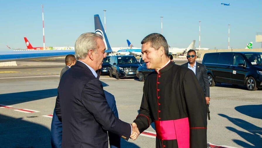 Abinader invitará al papa León XIV a visitar República Dominicana en 2027