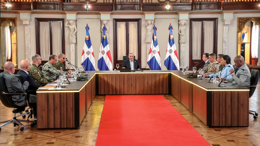 Senadores oficialistas respaldan medidas fronterizas ¿Qué ocurre en Haití para justificar el refuerzo militar de la frontera? Abinader responde