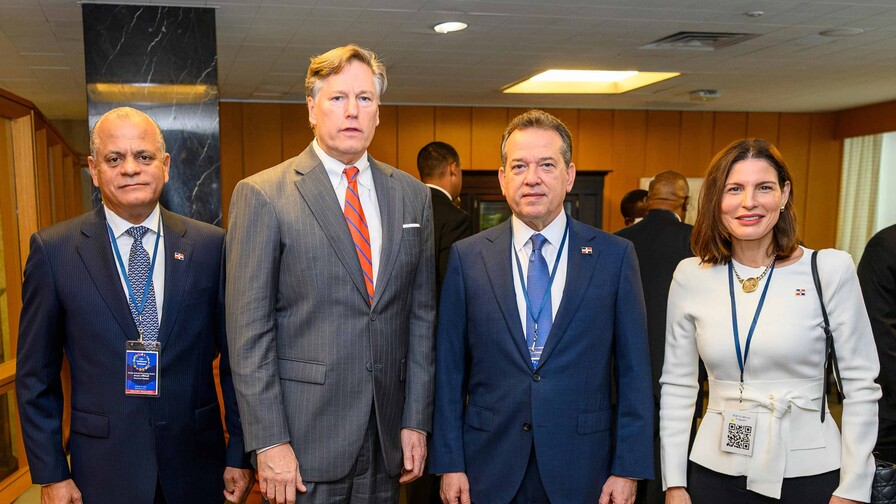 Canciller Bisonó propone impulsar inversión, proyectos y seguridad entre EE. UU. y el Caribe