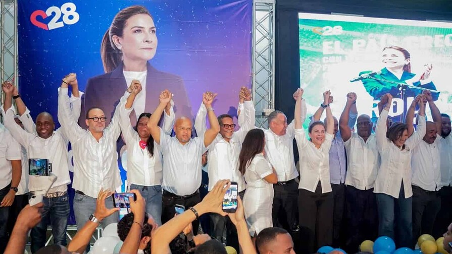 Carolina Mejía juramenta comando de campaña en la circunscripción 3 del Distrito Nacional
