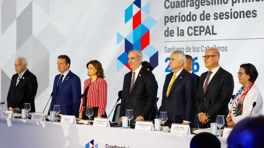 Abinader se reúne con secretario de OEA y abordan crisis en Haití