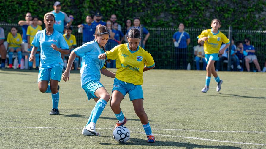 Copa Humano Seguros de Fútbol a semifinales en ambas ramas Video| St. Michael’s y Babeque a la final femenina de la Copa Humano Seguros
