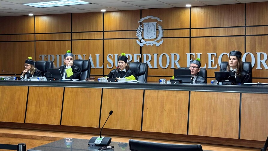 Presidente del TSE se recupera tras cirugía por hidrocefalia