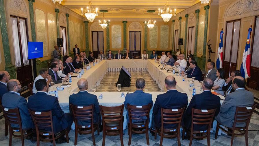 Raquel Peña se reúne con sectores de Nagua Raquel Peña se reúne con sectores de Nagua