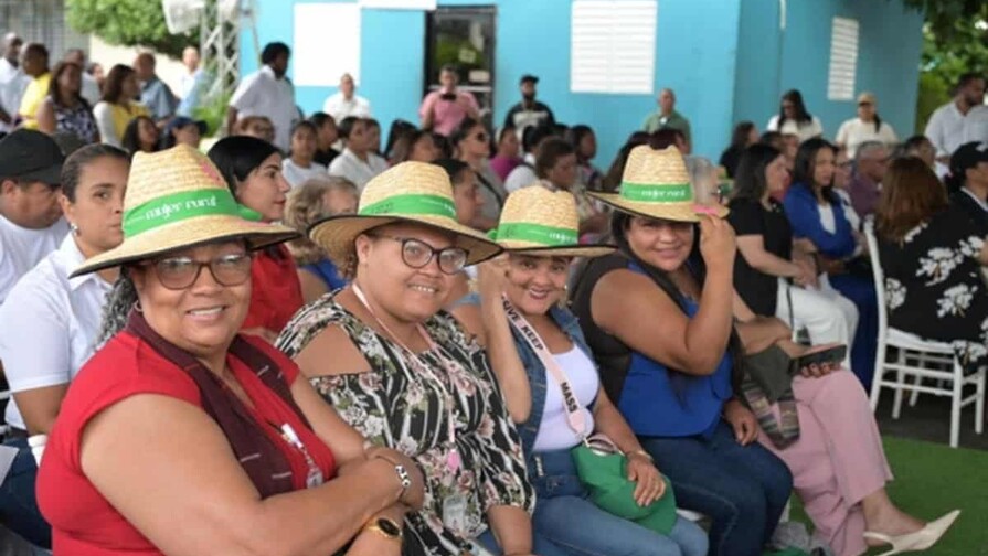 Ministra Gloria Reyes: reducir la pobreza de la mujer rural sigue siendo el gran desafío