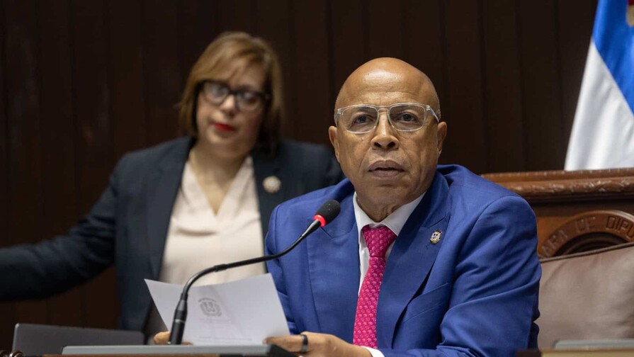 Alfredo Pacheco condena actuación policial contra la diputada Millys Martínez en Elías Piña