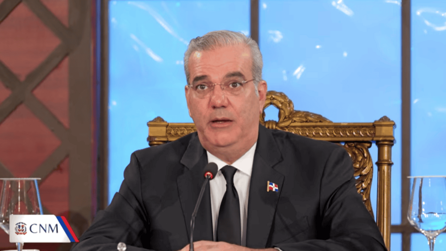 Abinader califica de insultante el término “doméstica” Luis Abinader dice que una persona con 10 fichas es muy difícil que se reincorpore a la sociedad