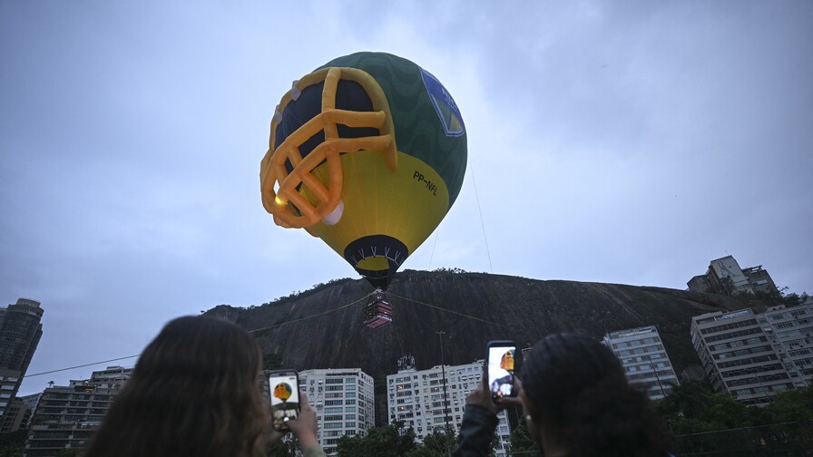 NFL se bautiza en Francia con victoria de los Steelers La NFL toma el Maracaná, templo del fútbol