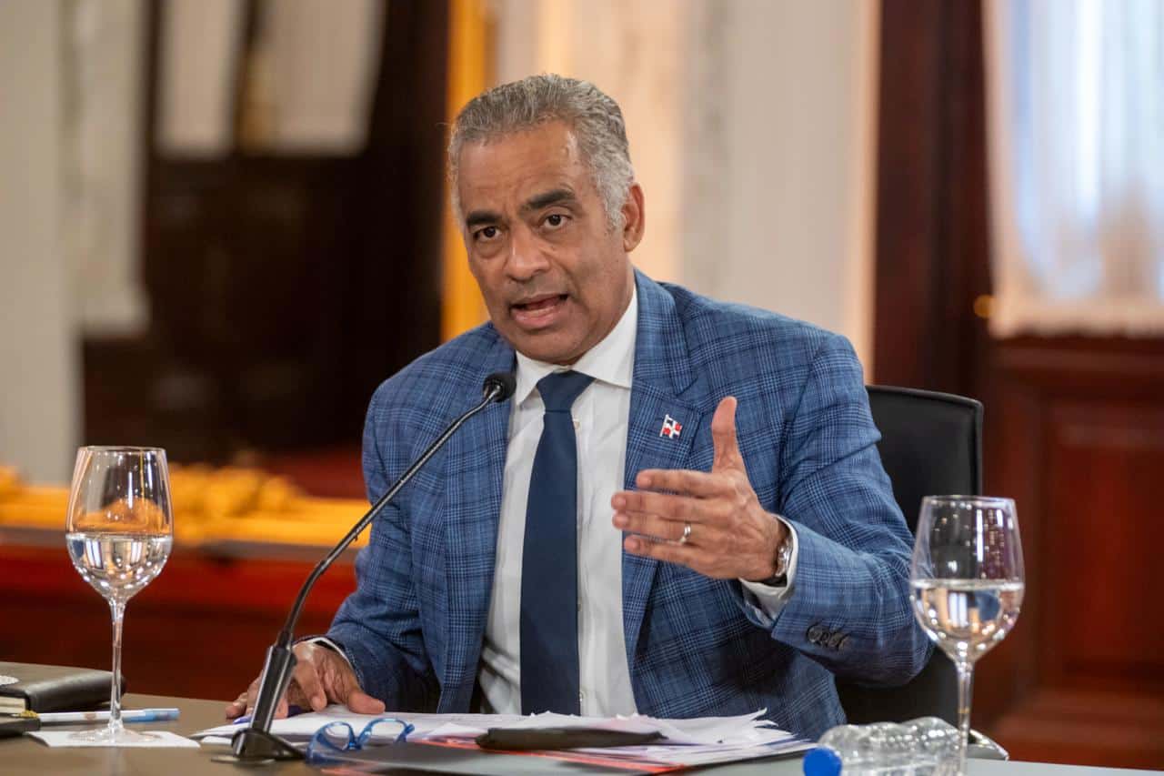 El ministro de Energía y Minas, Joel Santos.